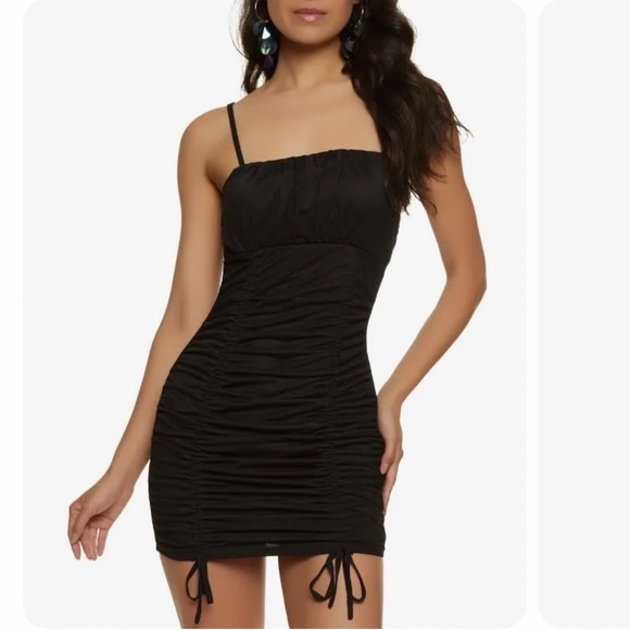 NWT Ruched Black Mini Dress Size Medium - Picture 7 of 11
